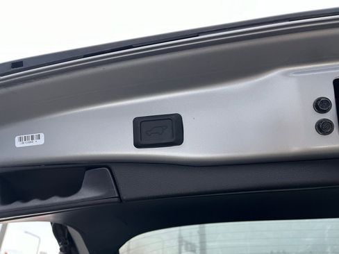 Used 2025 Toyota RAV4 XLE image 23