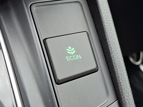 Used 2018 Honda CR-V Touring image 25