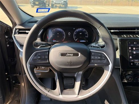 Used 2023 Jeep Grand Cherokee L Laredo image 22