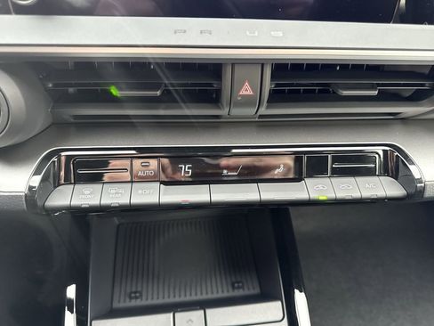 New 2026 Toyota Prius LE image 22