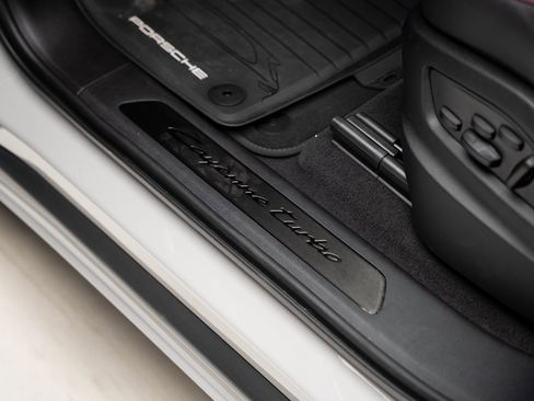 Used 2025 Porsche Cayenne Turbo image 59