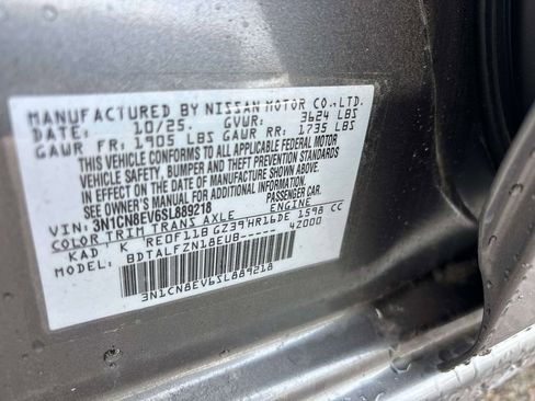 Used 2025 Nissan Versa SV w/ Trunk Package image 32