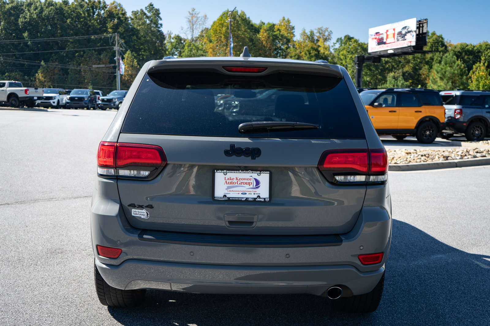 Used 2020 Jeep Grand Cherokee Altitude AWD/4WD image 8