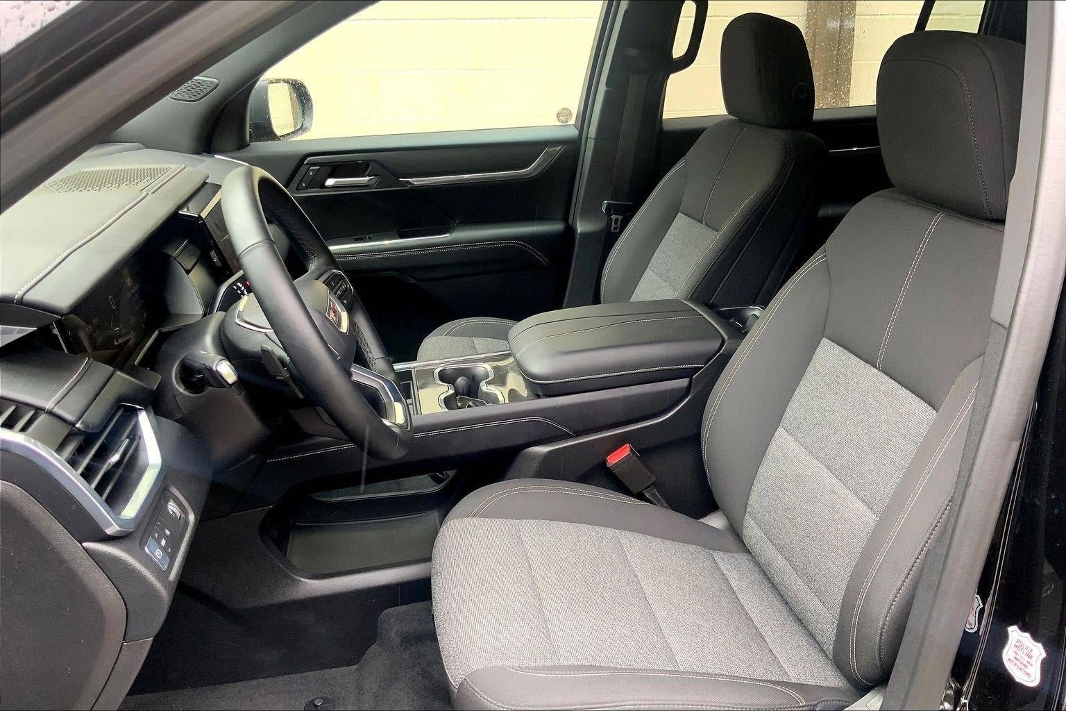 Used 2025 GMC Acadia Elevation FWD image 23