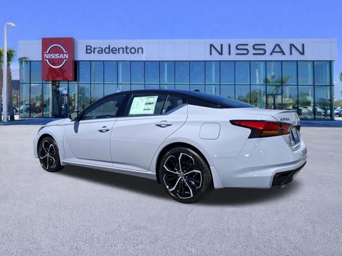 New 2026 Nissan Altima 2.5 SR FWD image 4