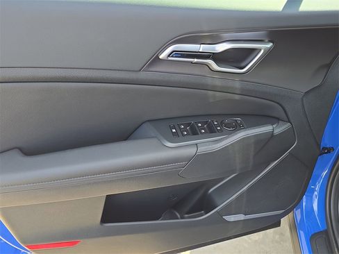 New 2026 Kia Sportage EX image 18