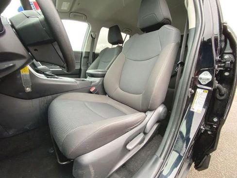 Used 2024 Toyota RAV4 LE image 17