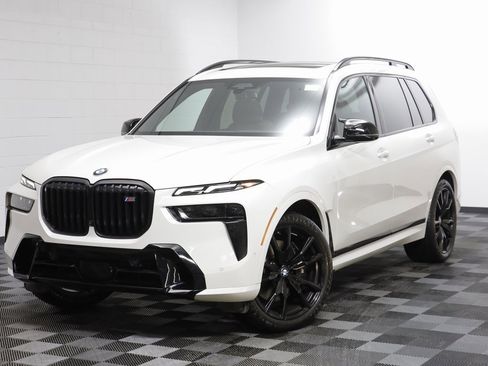 Used 2025 BMW X7 M60i image 1