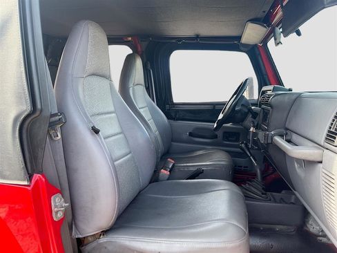 Used 1997 Jeep Wrangler SE image 27