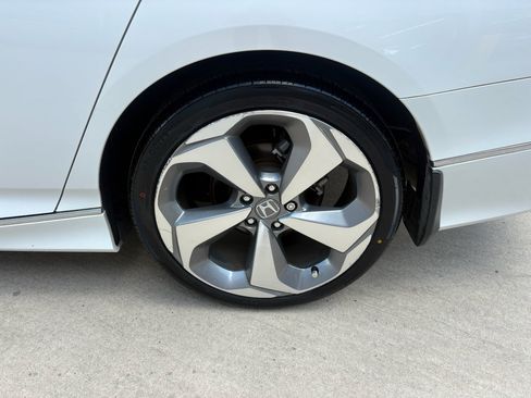 Certified 2018 Honda Accord Touring image 40