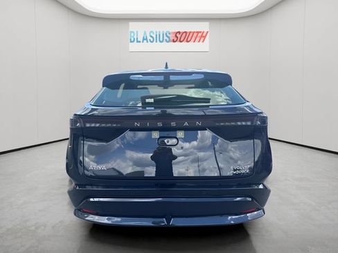 Used 2023 Nissan Ariya AWD image 4