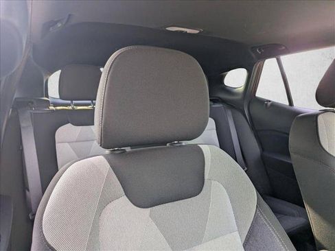 Used 2024 Chevrolet Trax RS w/ Sunroof Package FWD image 15