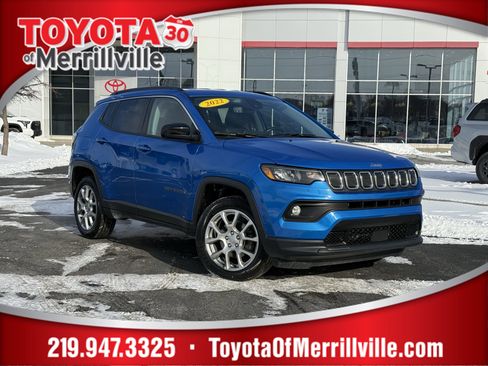 Used 2022 Jeep Compass Latitude image 1