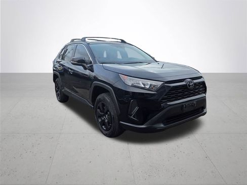 Used 2021 Toyota RAV4 LE image 4