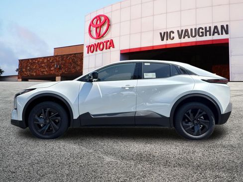 New 2026 Toyota C-HR AWD/4WD image 33