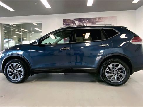 Used 2016 Nissan Rogue SL w/ SL Premium Package image 3