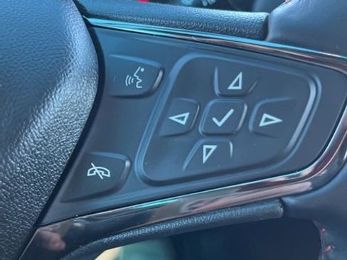 Used 2022 Chevrolet Equinox RS w/ RS Leather Package image 16