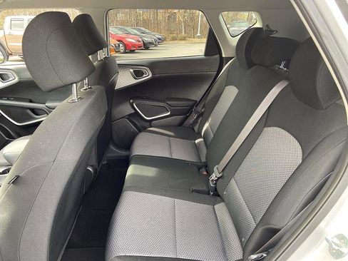 Used 2021 Kia Soul LX image 9