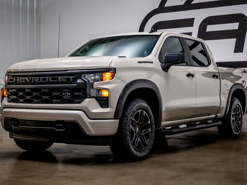 Used 2026 Chevrolet Silverado 1500 Custom w/ Turbomax Blackout Package image 32