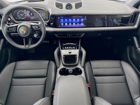 New 2026 Porsche Cayenne image 28