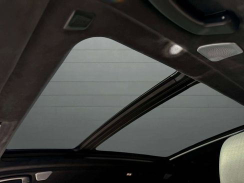 Used 2022 BMW X7 M50i image 15