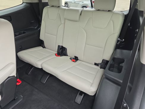 Used 2022 Kia Telluride EX w/ EX Premium Package image 16