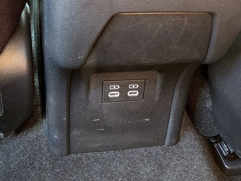 Used 2023 Toyota Prius LE FWD image 15