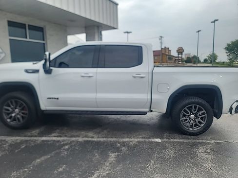Used 2021 GMC Sierra 1500 AT4 w/ AT4 Premium Package AWD/4WD image 3