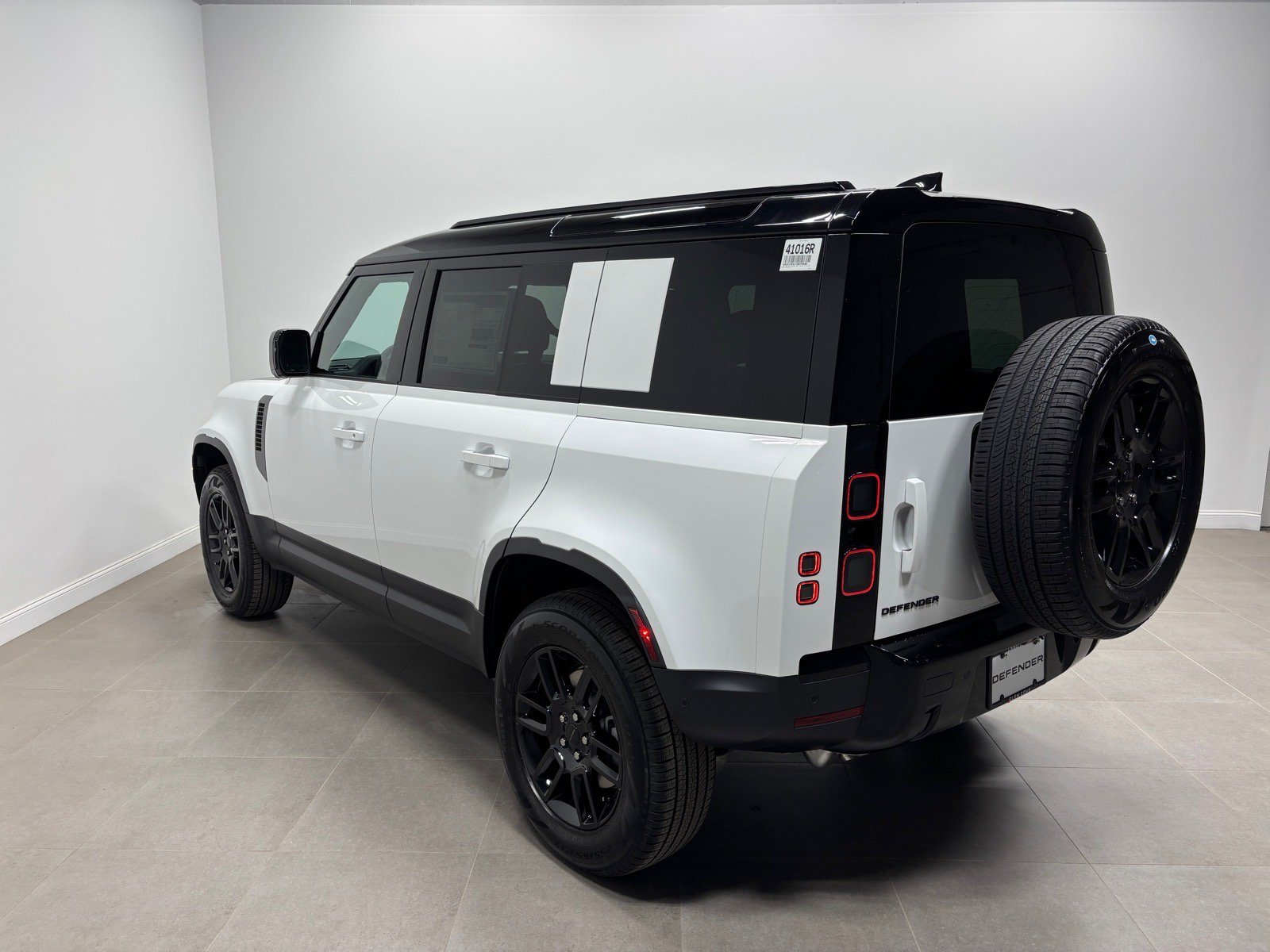 Used 2026 Land Rover Defender 110 S AWD/4WD image 10