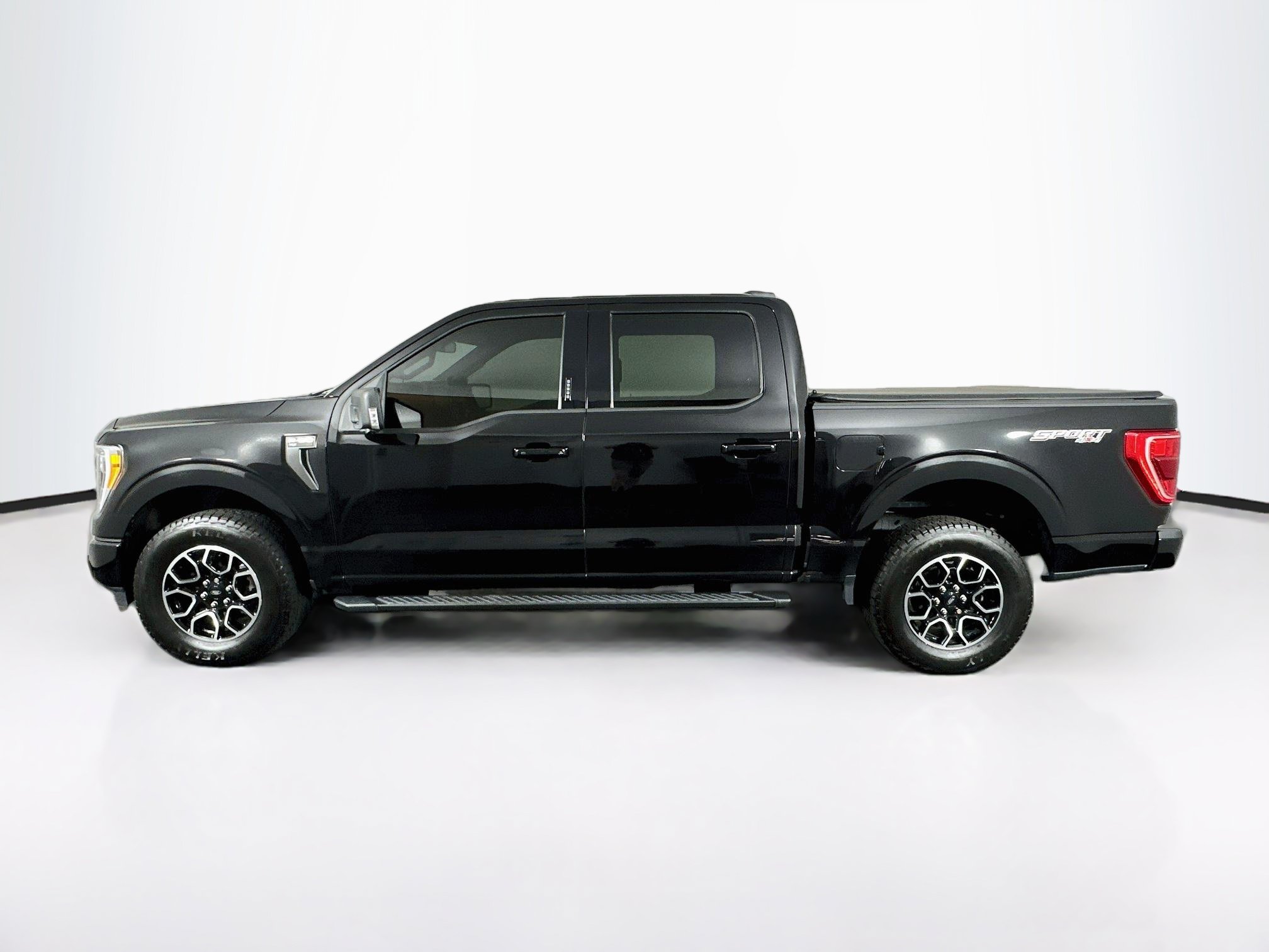Used 2022 Ford F150 XLT w/ Equipment Group 302A High AWD/4WD image 4