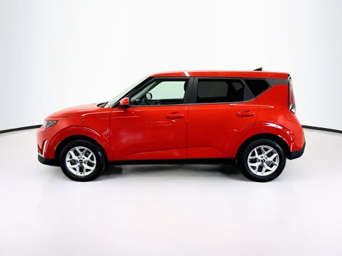Used 2025 Kia Soul LX w/ LX Technology Package FWD image 4