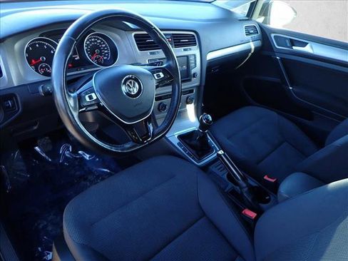 Used 2016 Volkswagen Golf S image 10