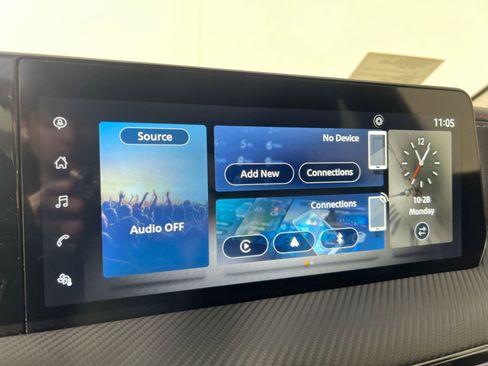 New 2025 Nissan Kicks SR w/ Illumination Package image 7