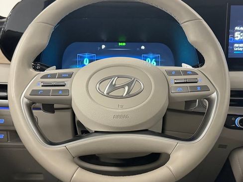 Used 2024 Hyundai Palisade Limited AWD/4WD image 16