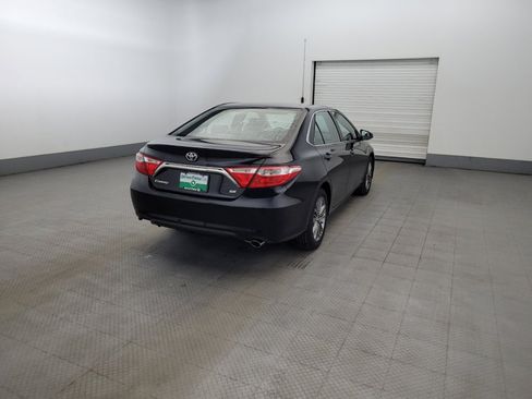 Used 2016 Toyota Camry SE w/ Moonroof Package FWD image 9