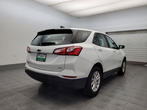 Used 2020 Chevrolet Equinox LS image 9