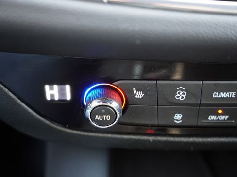 Certified 2023 Buick Enclave Essence image 28