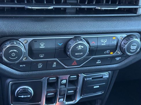 New 2026 Jeep Gladiator Sport image 16