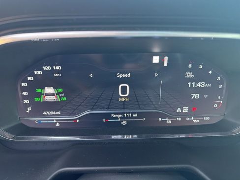 Used 2022 GMC Yukon SLT w/ SLT Luxury Package image 2