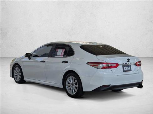 Used 2019 Toyota Camry LE image 8