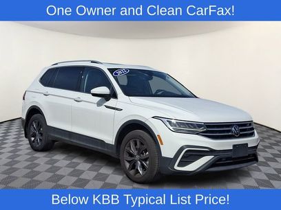 Used 2022 Volkswagen Tiguan SE w/ Panoramic Sunroof Package