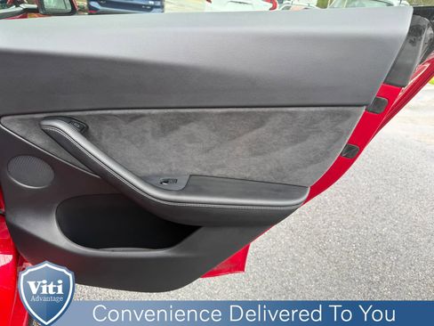 Used 2021 Tesla Model Y Long Range AWD/4WD image 27
