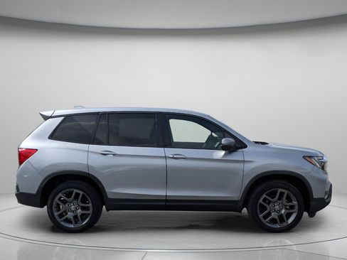 Used 2023 Honda Passport EX-L image 9