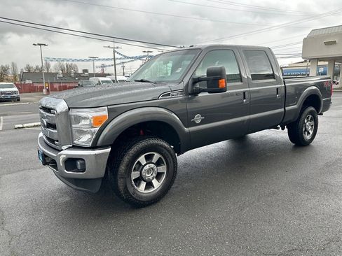 Used 2015 Ford F350 Lariat w/ Lariat Interior Package image 2