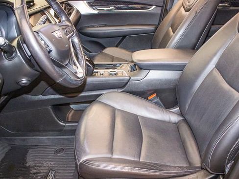 Used 2020 Cadillac XT6 Premium Luxury image 23