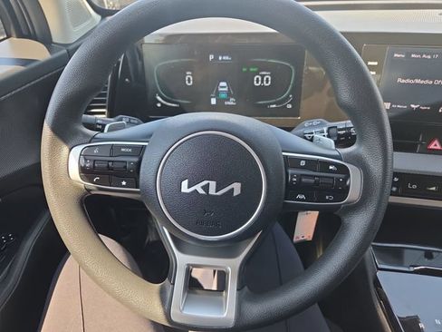 Certified 2023 Kia Sportage LX AWD/4WD image 19