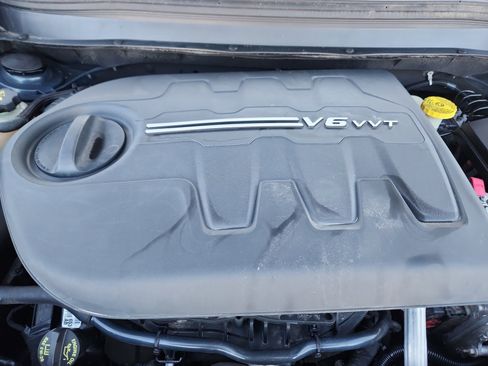 Used 2016 Jeep Cherokee Trailhawk w/ Cold Weather Group image 23