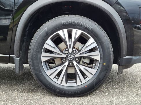 Used 2023 Nissan Rogue SV image 10