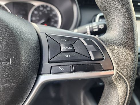 Used 2022 Nissan Kicks S image 26