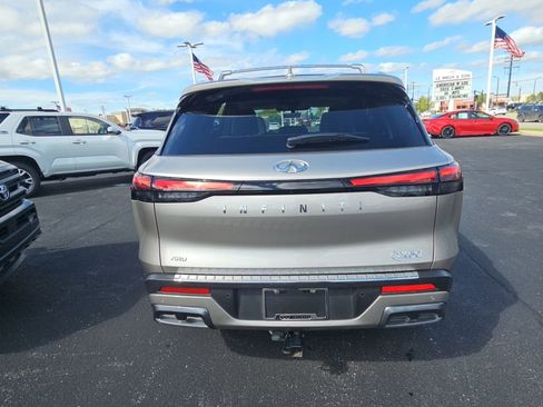 Used 2023 INFINITI QX60 Sensory w/ Vision Package AWD/4WD image 4